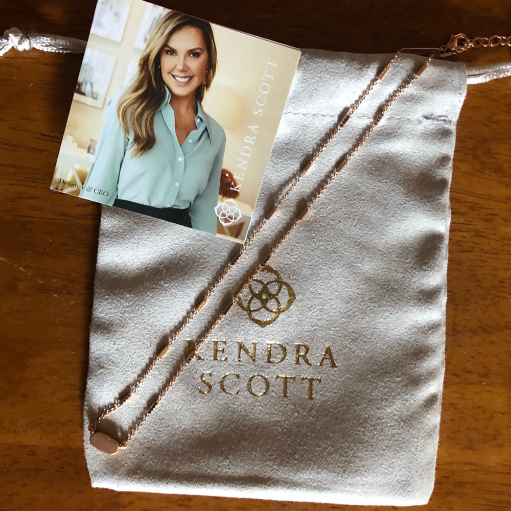 Kendra Scott necklace